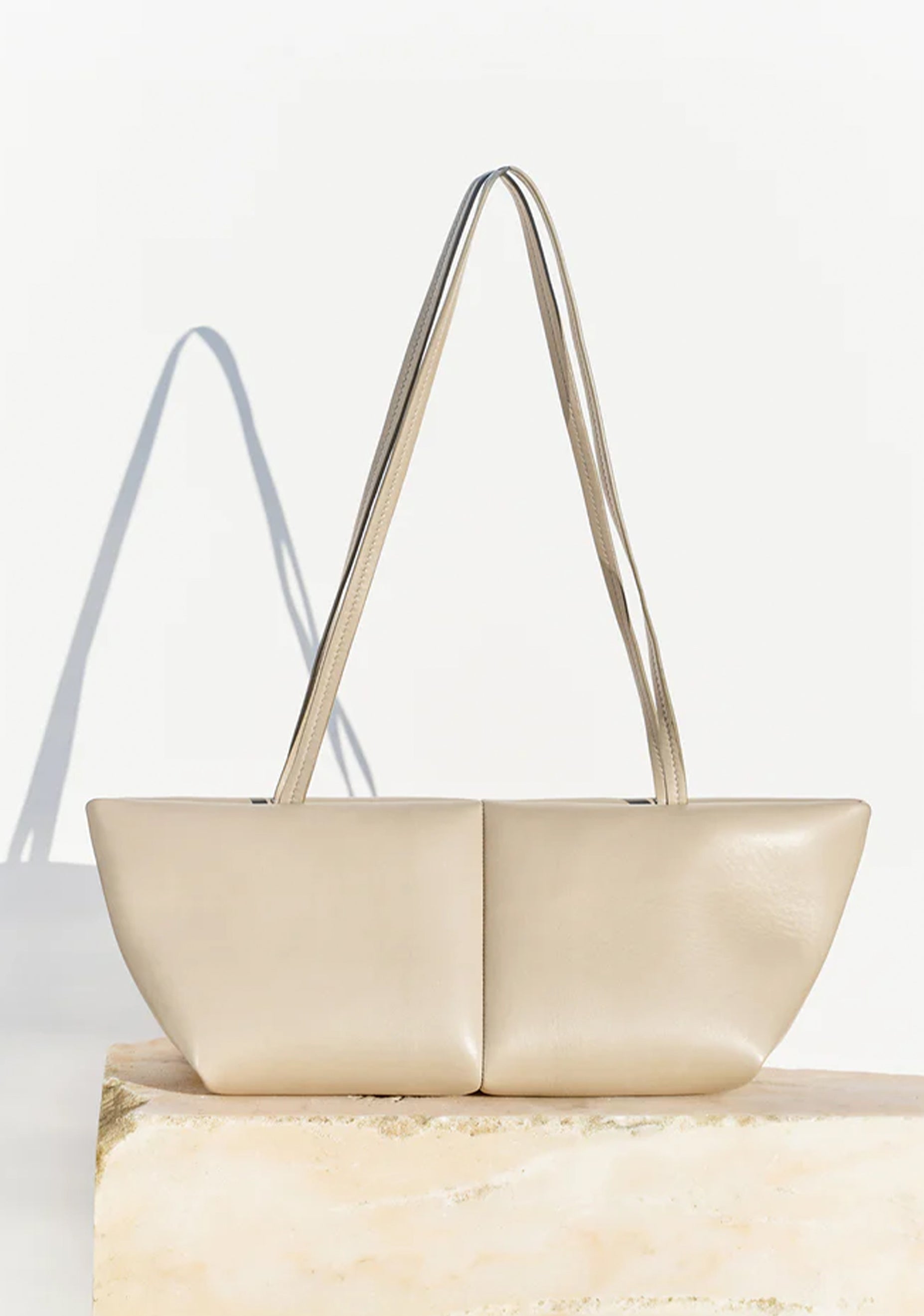 Boulevard Sling Leather Bag_Cream