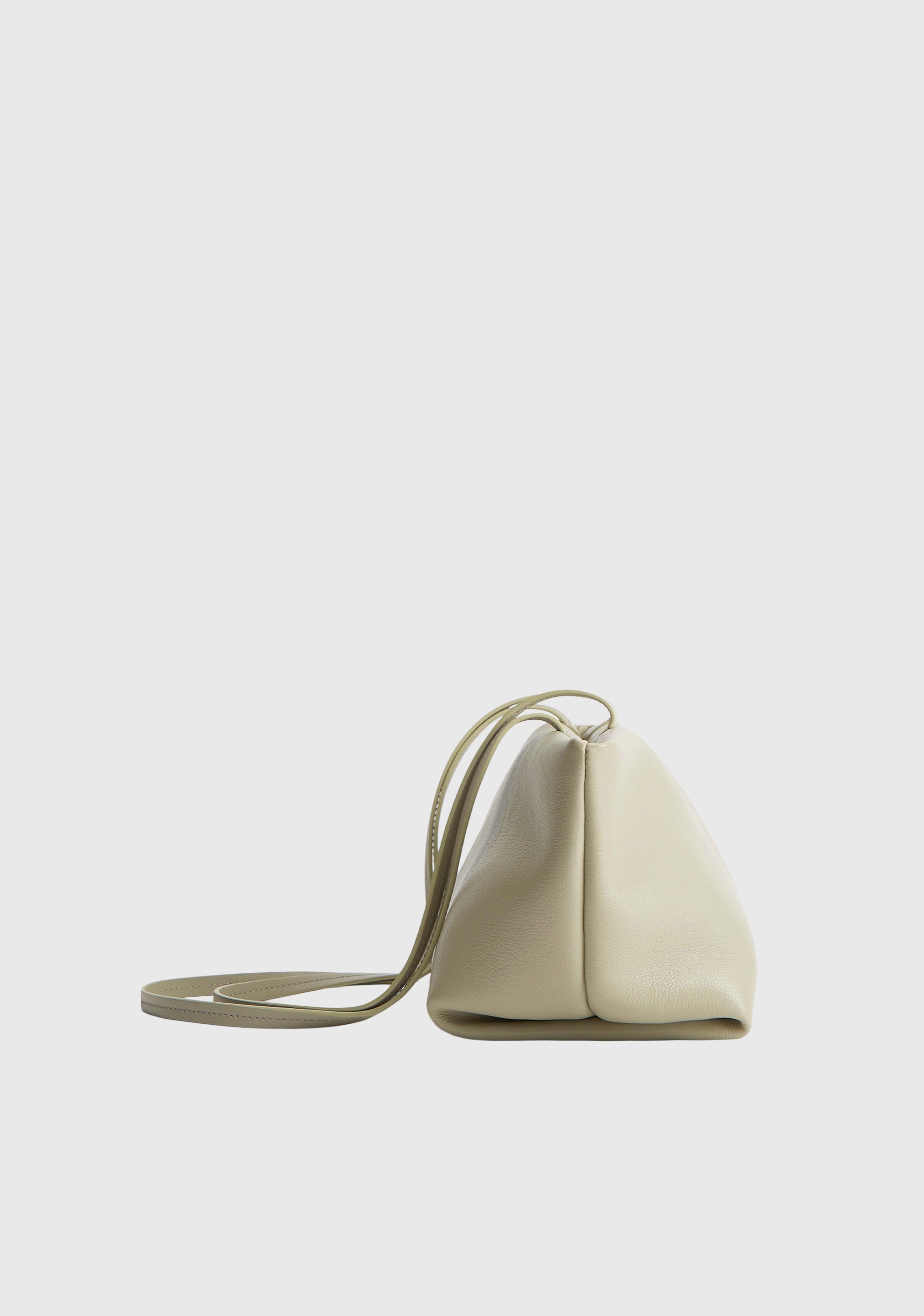 Boulevard Sling Leather Bag_Cream