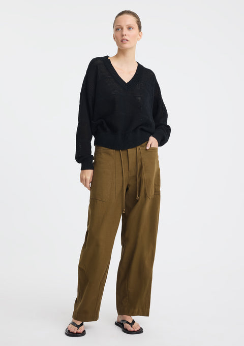 Elira Knit V-Neck Pullover_Black