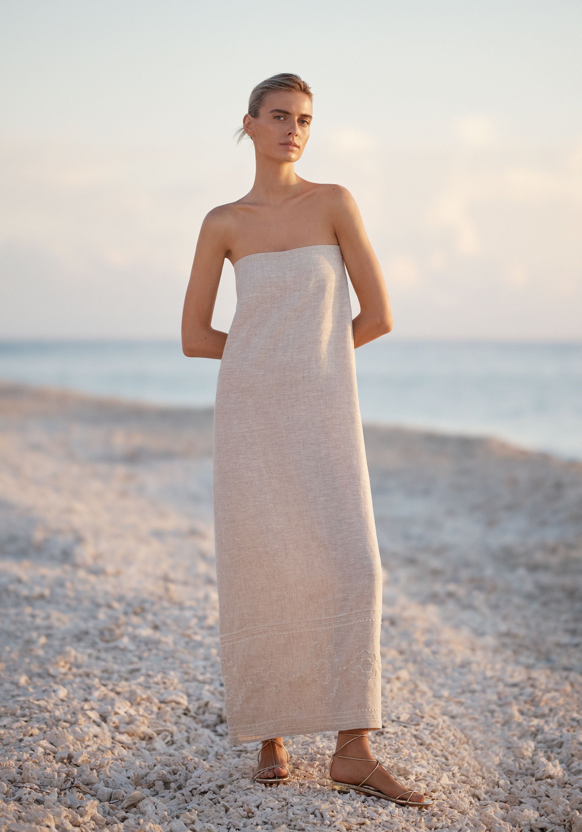 Kari Linen Strapless Dress_Pebble