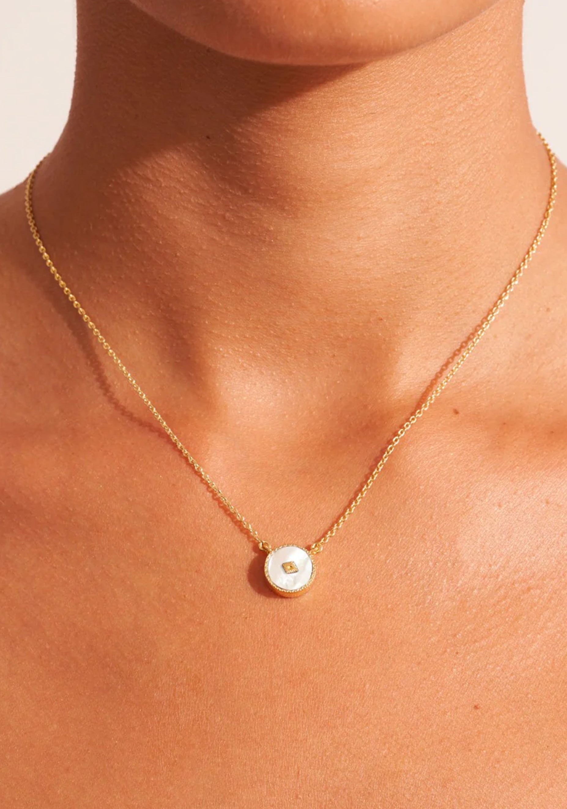 Sanja Necklace_Gold Pearl